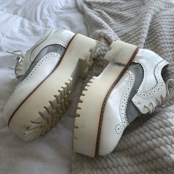 Women’s White Chunky Shoes - Picture 7 of 7